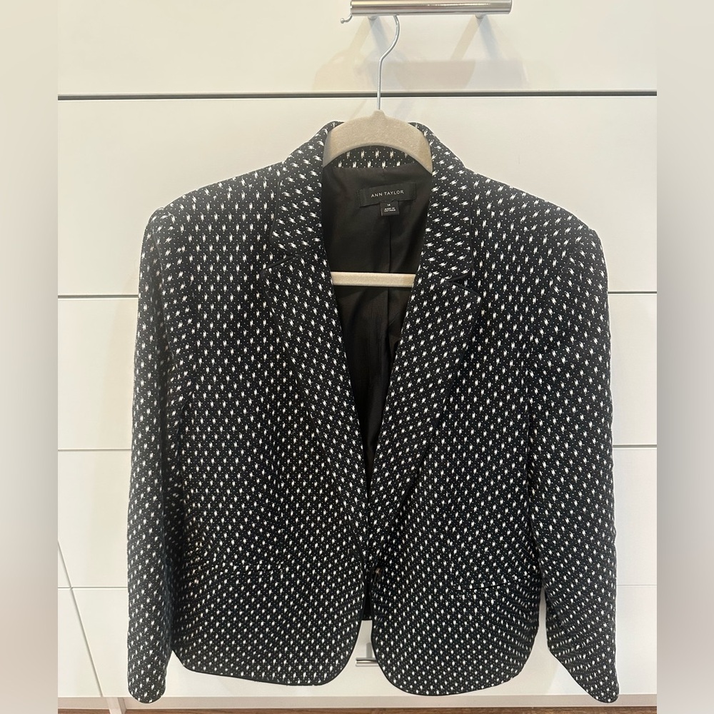 Ann Taylor Women’s Blazer Size 14
